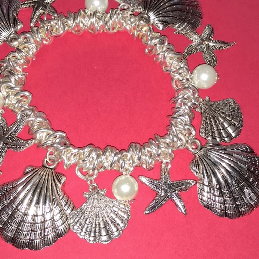 Shell Bracelet - Picture 2 of 2